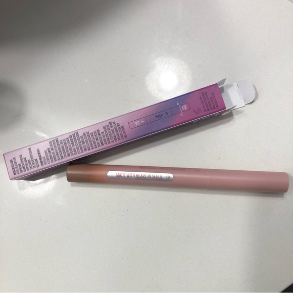 Kaja WINK DAZZLE Eyeshadow & Glitter Multi Stick - MOCHA SPARKLE - Picture 3 of 6